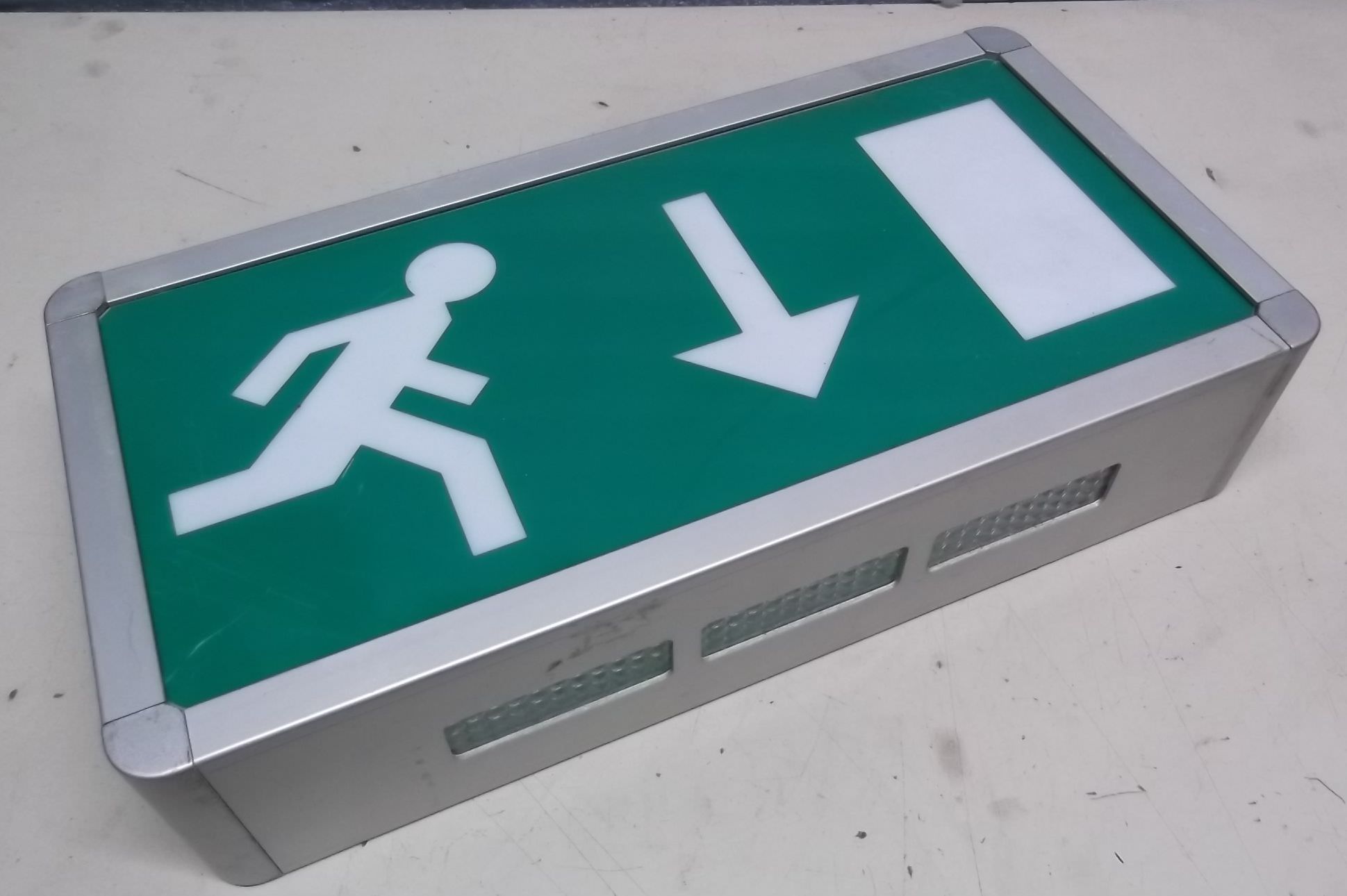 Rettungszeichenleuchte von Hagen - ALUX Alz-31 Wand