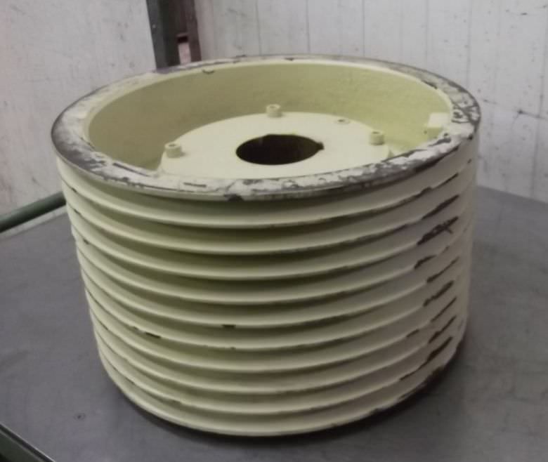 Keilriemenscheibe 10 rillig von Guss - SPC 460-10 (22 mm)