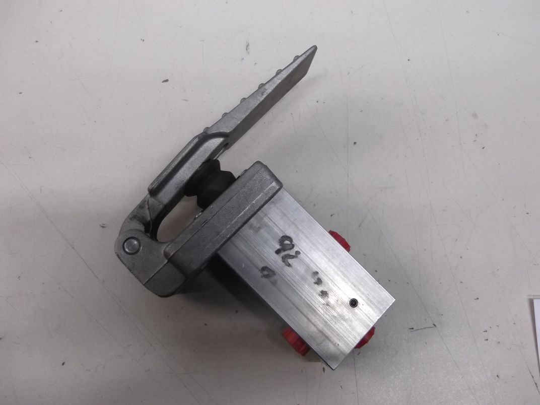 Fuß Wegeventil von David Brown Hydraulics - C9193430351 – Bild 2