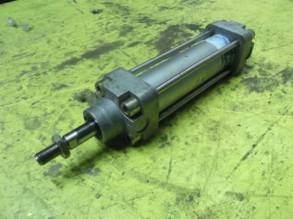 Pneumatikzylinder von Festo - 32/80