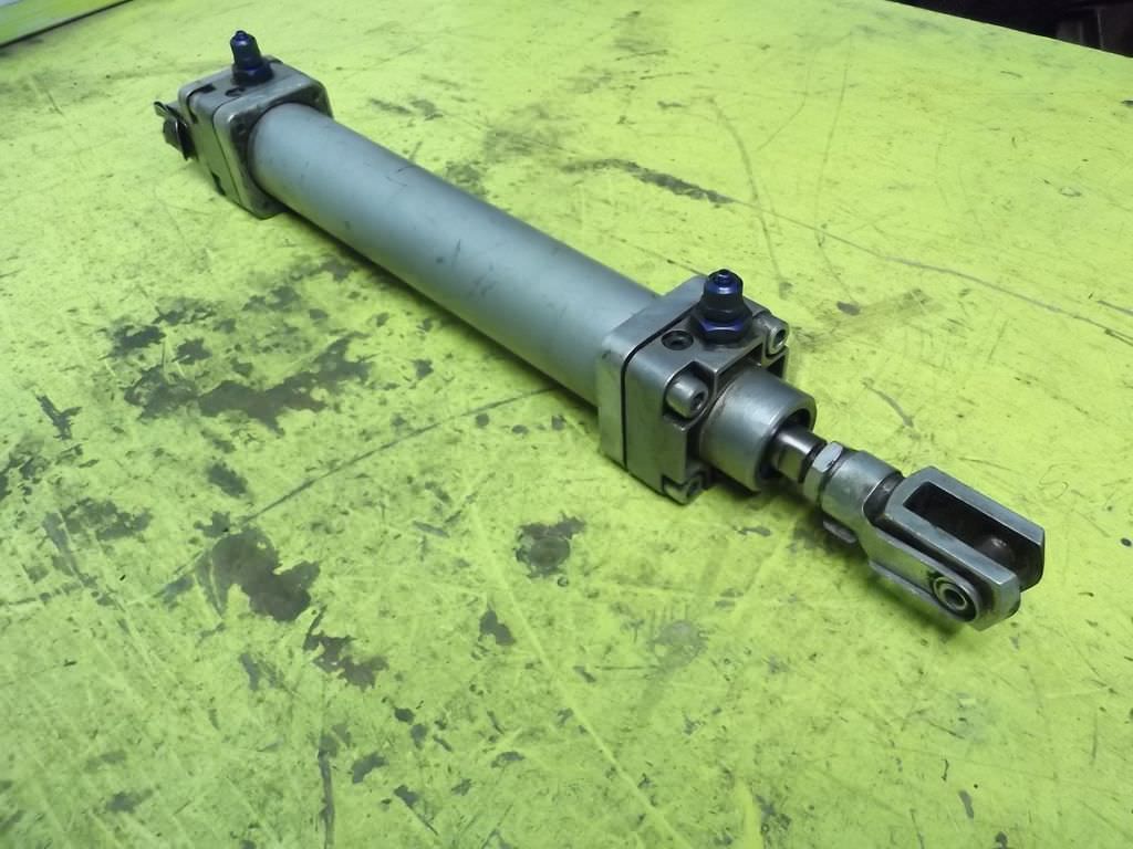 Pneumatikzylinder von Festo - DN-40-200-PPV – Bild 2