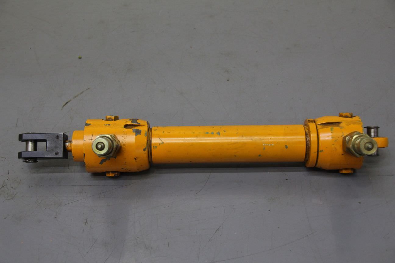 Hydraulikzylinder von unbekannt - Hub 200 mm – Bild 2