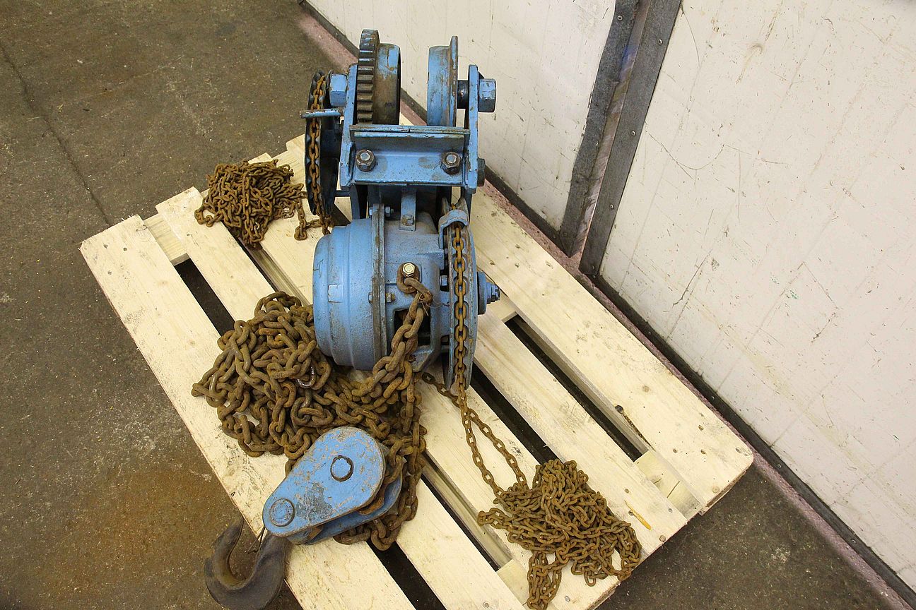 Hand-Kettenzug mit Fahrwerk 5000 kg von VEB - Kettenlänge 4,0 m – Bild 4