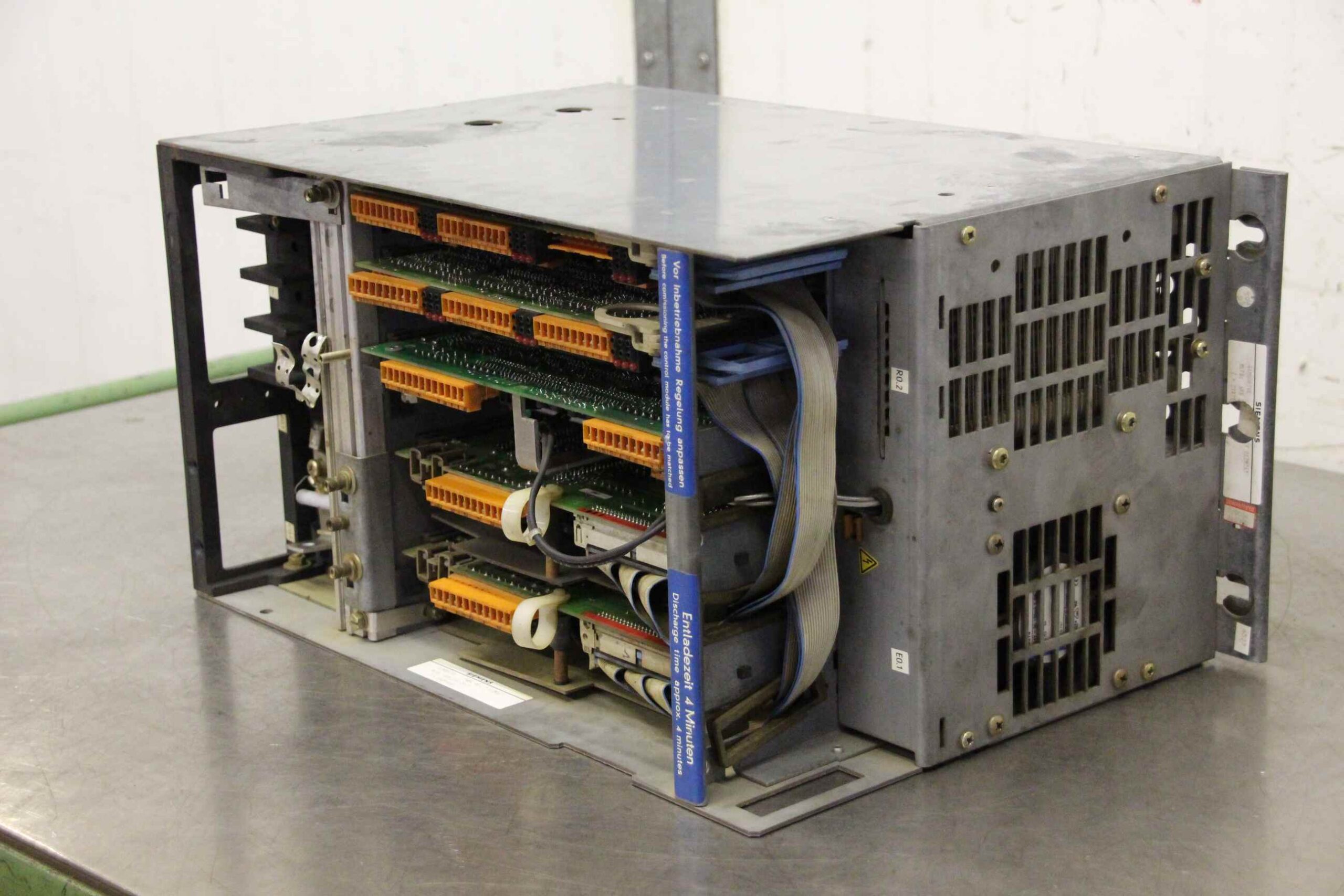 Frequenzumrichter von Siemens - Simodrive 6RB 2101-2A-Z