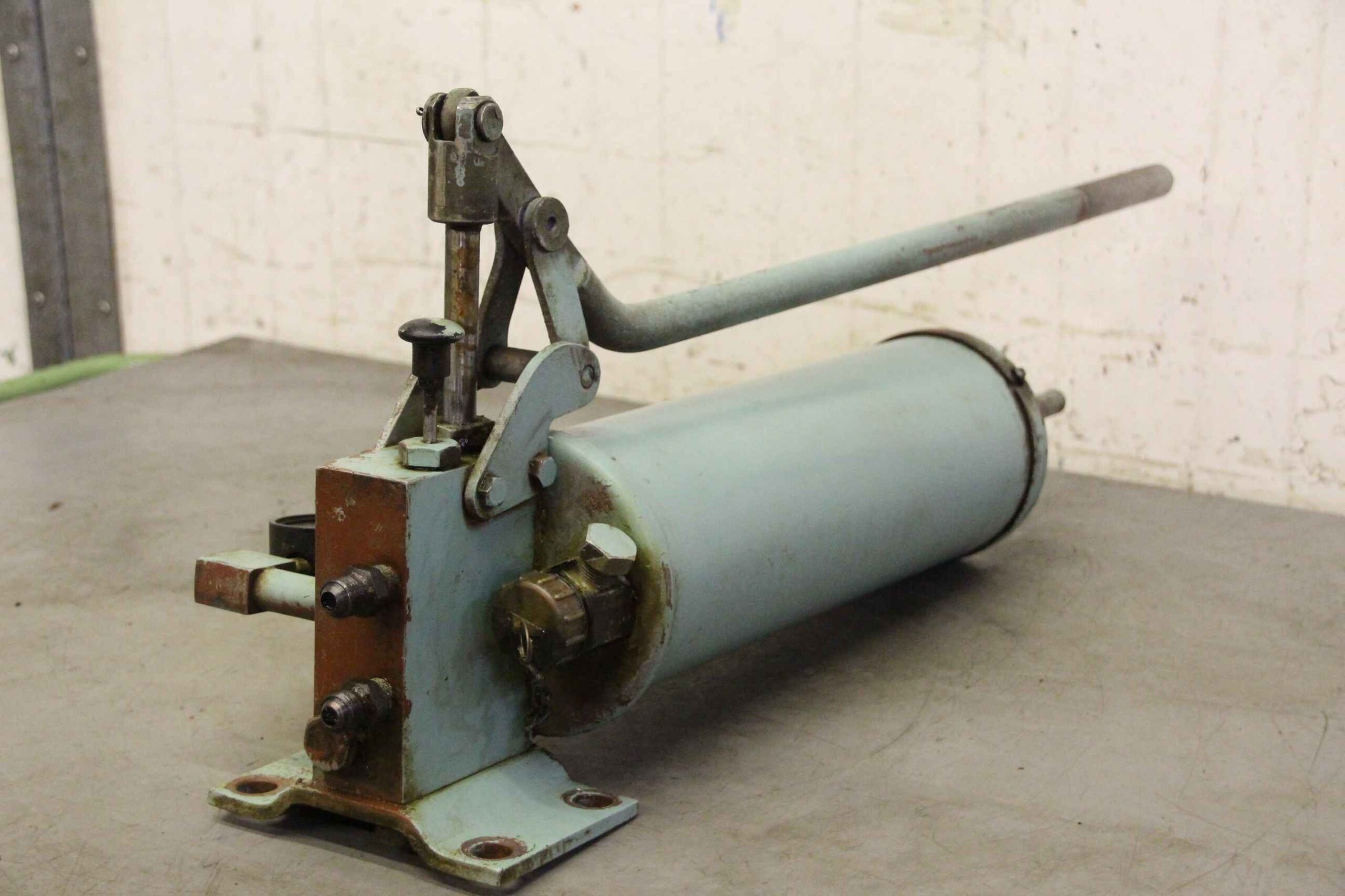 Zentralschmierung von Stankoimport - Handpumpe