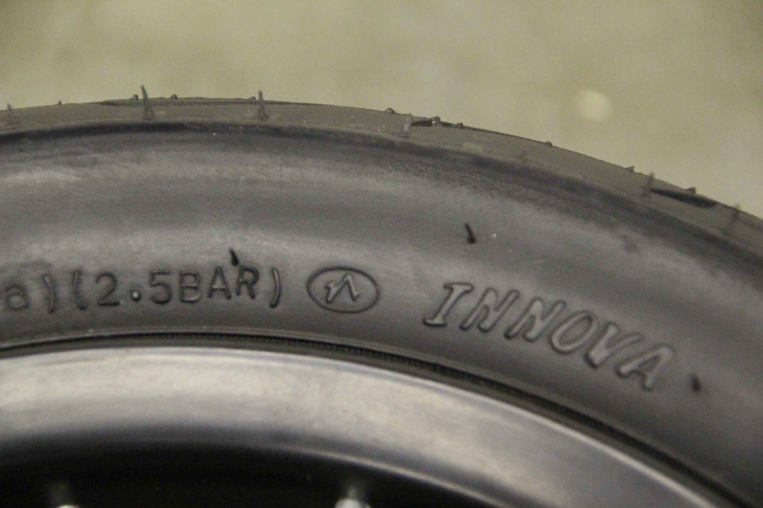 Komplettrad mit Bremse von Innova Apse - 12 1/2 x 2 1/4 (57-203) – Bild 8