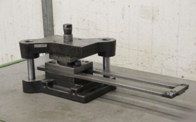 2 Säulen Stanzwerkzeug von VEB Auer Werkzeugbau - A 125 x 250