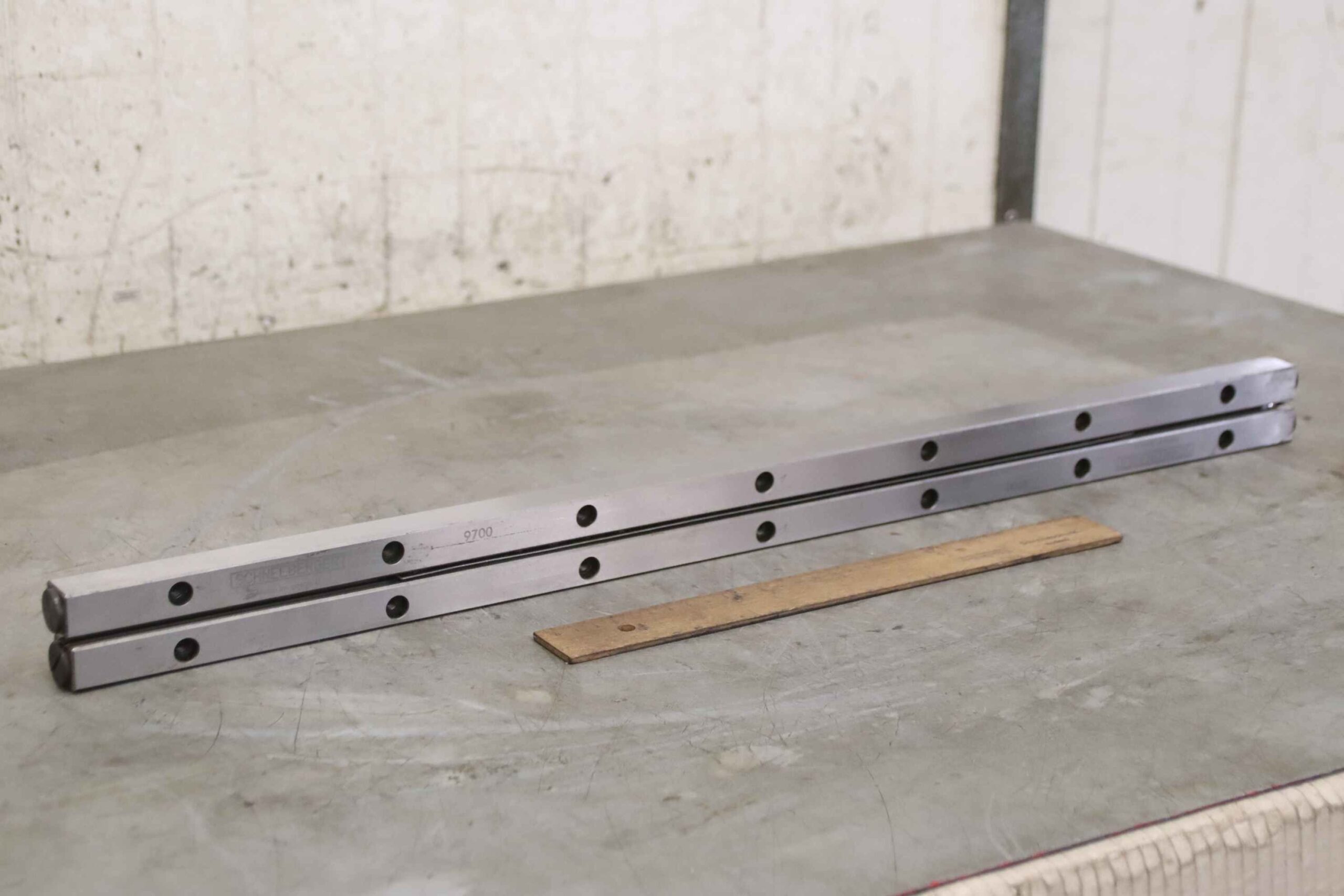 Kreuzrollenführung von Schneeberger - 9700 – Bild 2