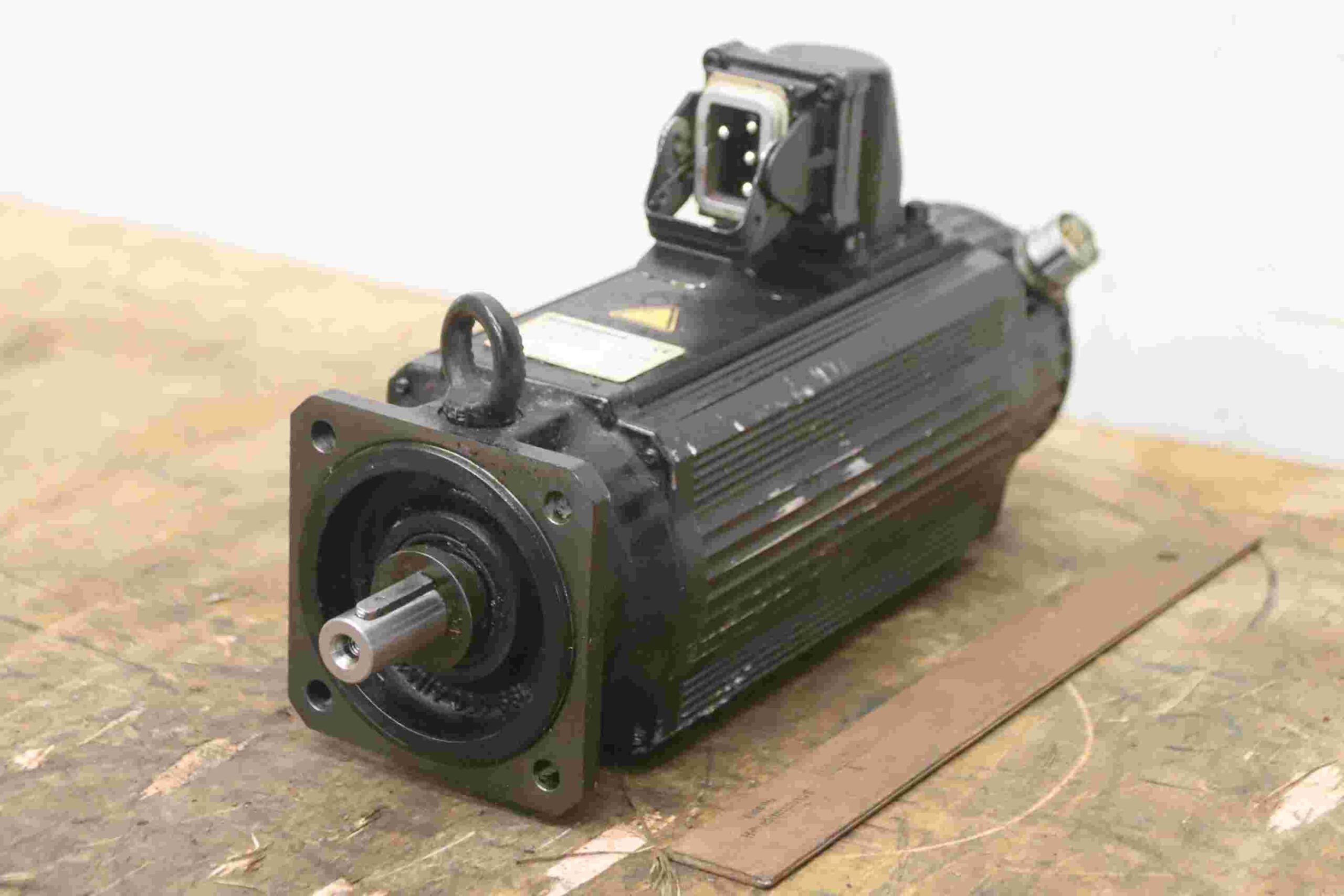 Servomotor 3000 U/min von SEW-Eurodrive - CFM71L/TF/RH1M/SM50