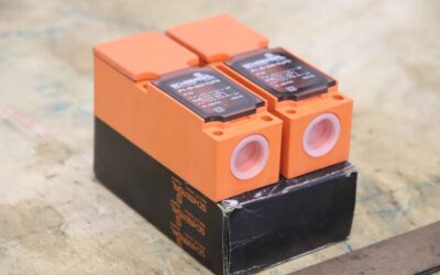 Alternative view of Induktiver Sensor Näherungsschalter 2 Stück von Schmersal - IFL 15-333-11yPG