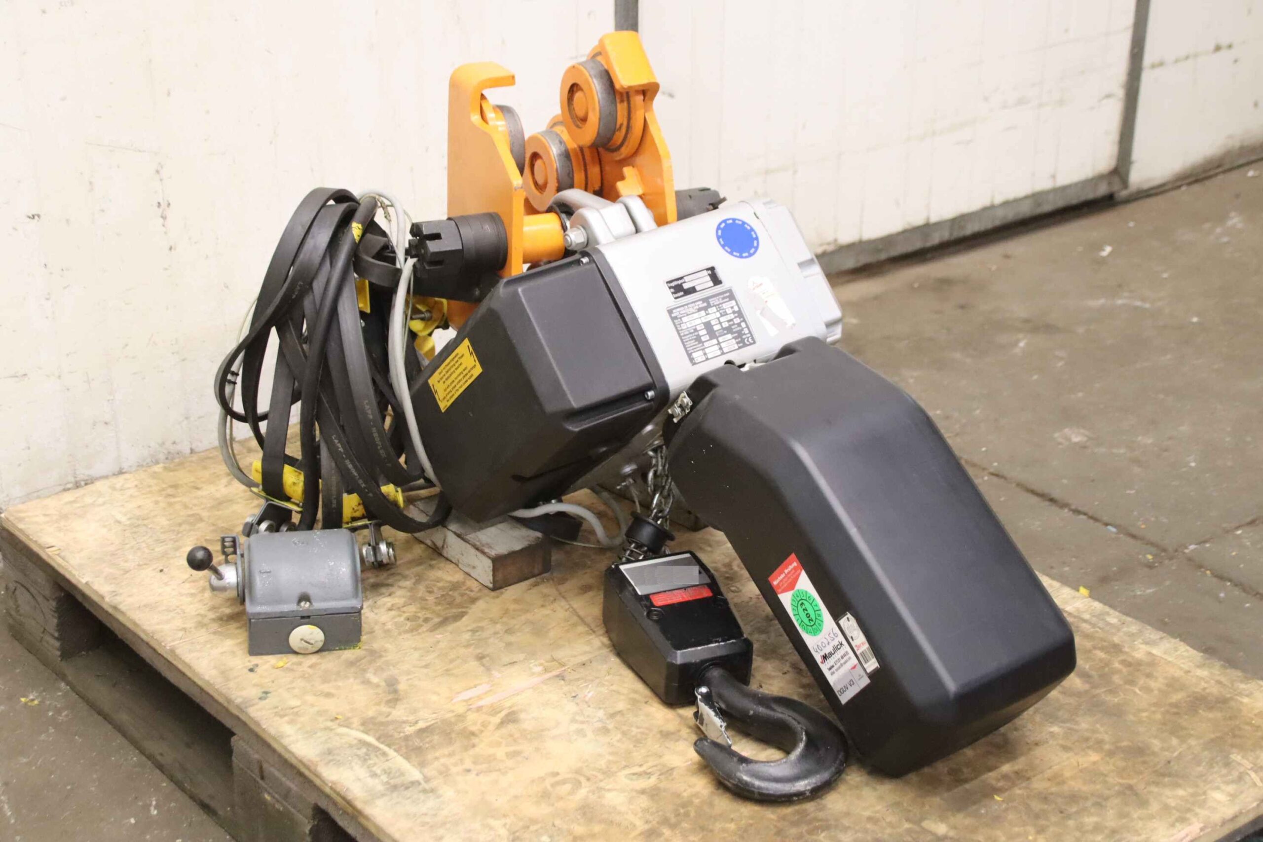 Kettenzug mit Fahrwerk 2000 kg von HADEF - CH3