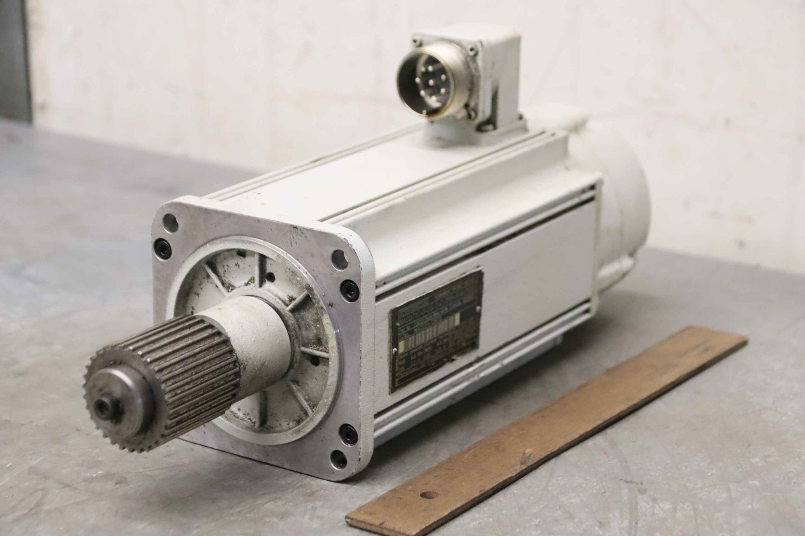 Servomotor von Indramat DMT - MACO71C-0-US-2-C/095-A-/S001