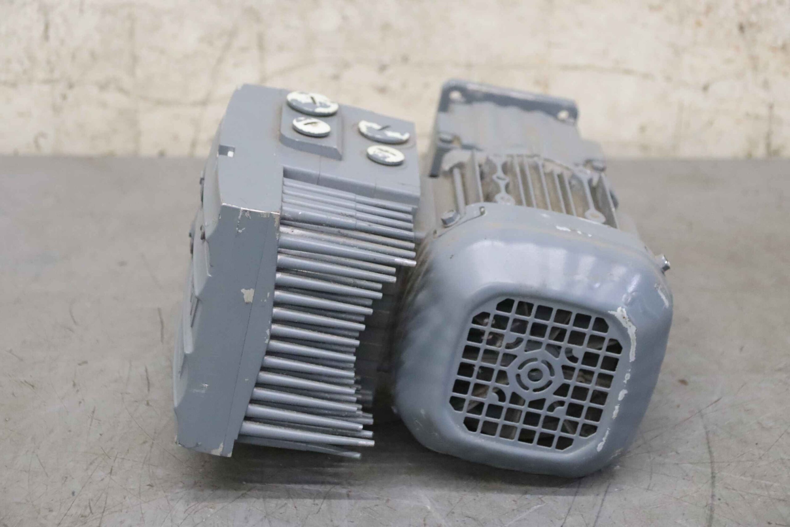 Getriebemotor 0,37/0,074 kW 25 - 280 U/min von SEW-Eurodrive - RF07 DRS71S4/MM03 MM07D-503-00 – Bild 6