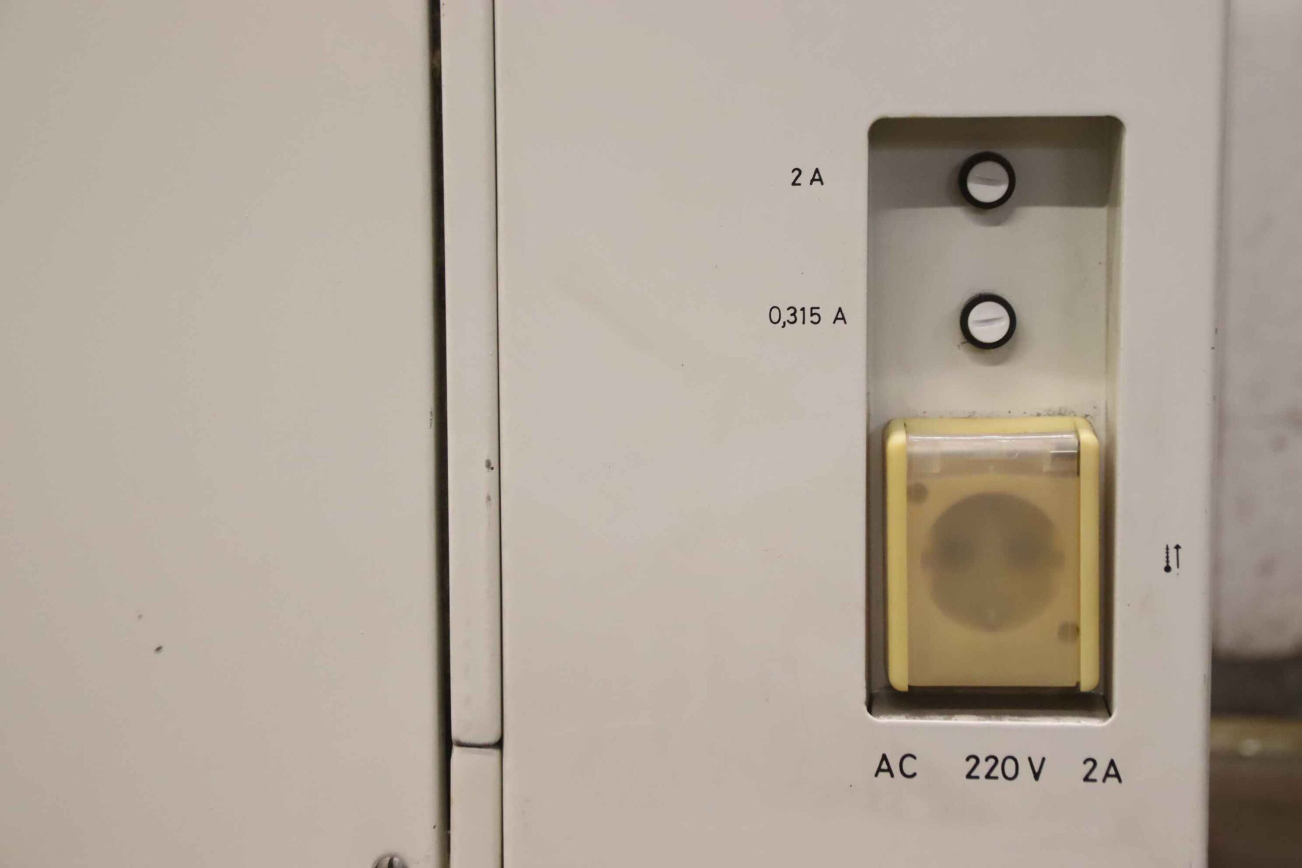 Trockenofen 3,3 kW 270°C von Labor Müszeripari Müvek - LP-321/2 – Bild 15