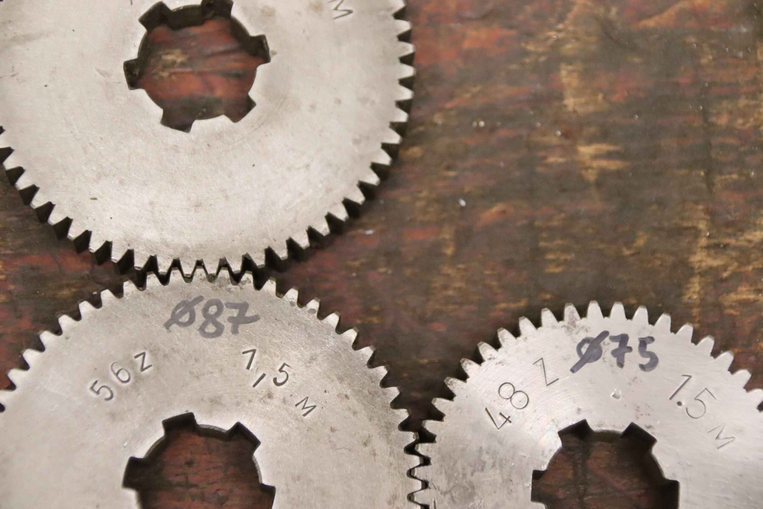 Teilkopf Zahnräder 18 Stück von unbekannt - Modul 1,5 127 bis 33 Zähne – Bild 8