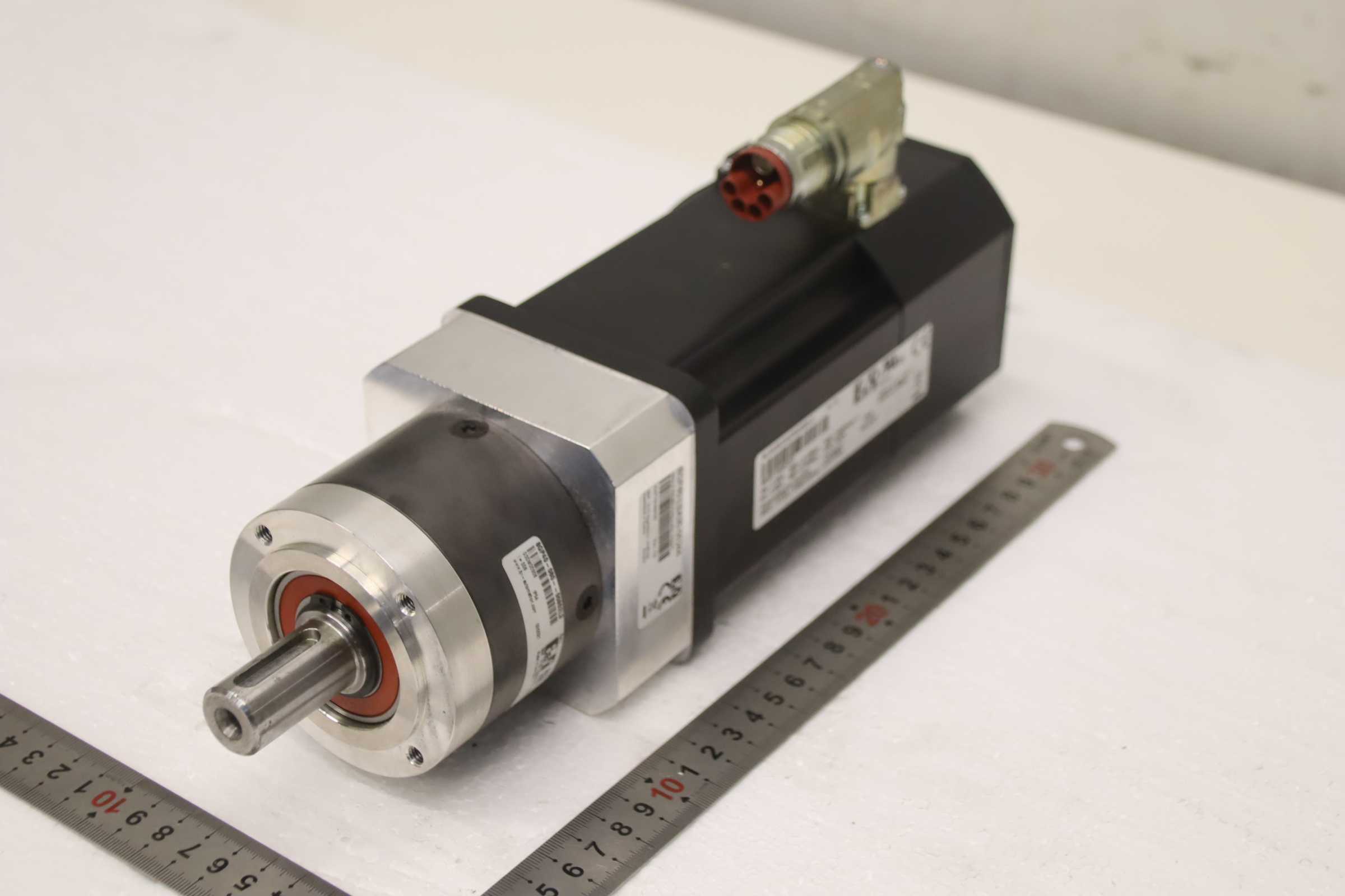 Servo-Getriebemotor von B&R - 8GP40-LSA35-00244 8LSA35.DAA030S000-3 8GP40-080- -008S2L3