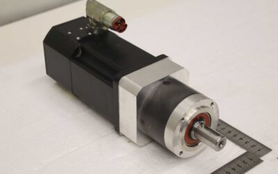 Alternative view of Servo-Getriebemotor von B&R - 8GP40-LSA35-00244  8LSA35.DAA030S000-3   8GP40-080- -008S2L3