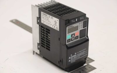 Alternative view of Frequenzumrichter 0,4 kW von Hitachi - WL200-004SFE