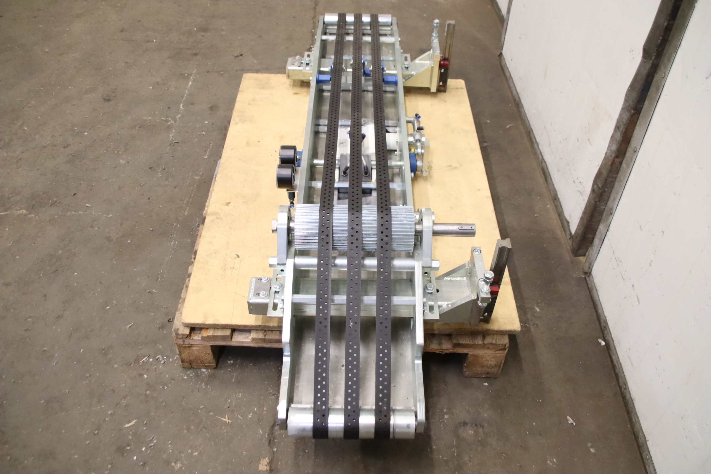 Förderband mit Vakuum-Teilfläche von unbekannt - Länge 1840 mm – Bild 5