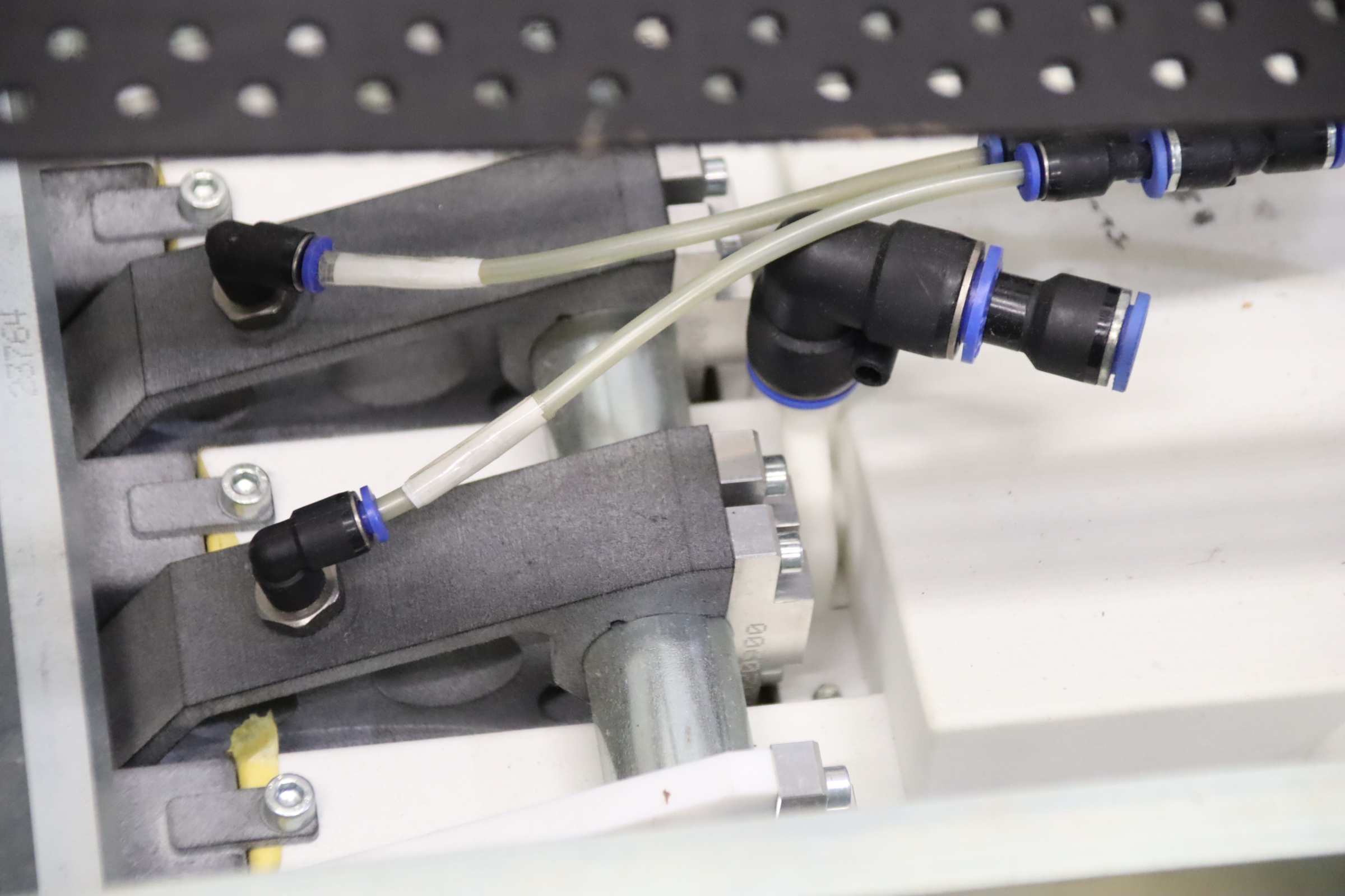 Förderband mit Vakuum-Teilfläche von unbekannt - Länge 1840 mm – Bild 7