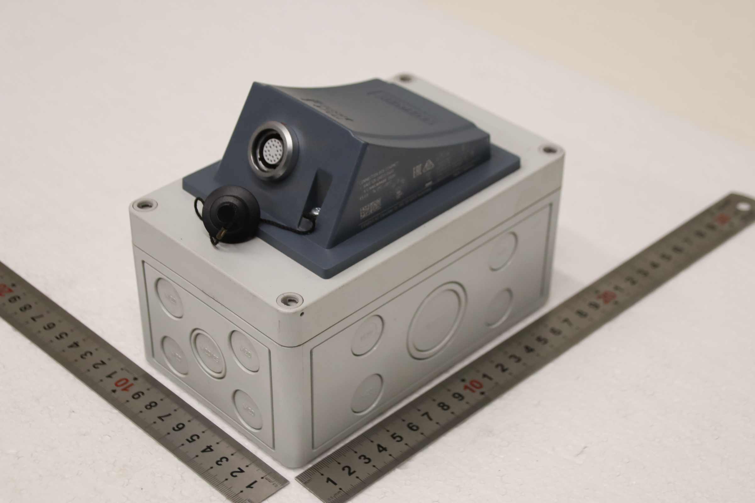 HMI Anschluss-Box von Siemens - 6AV2125-2AE03-0AX0