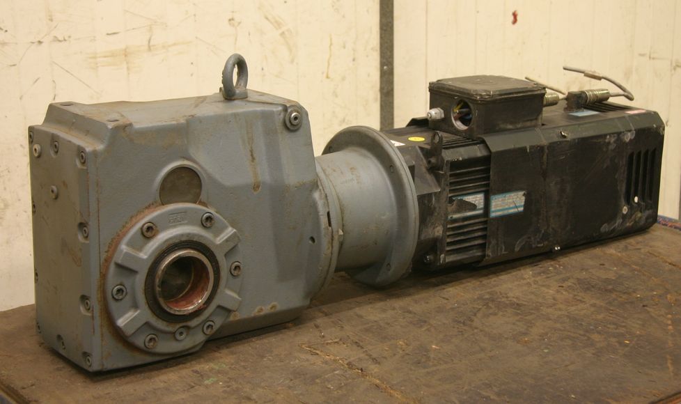 Drehstrom-Synchronmotor von Baumüller SEW - DSOG 100-K