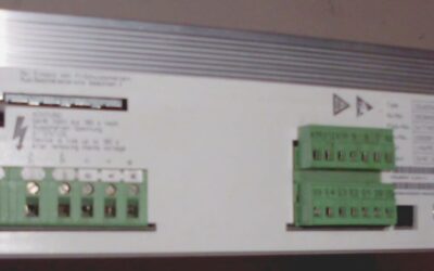 Frequenzumrichter 2,2 kW von Lenze - 33.8204 E