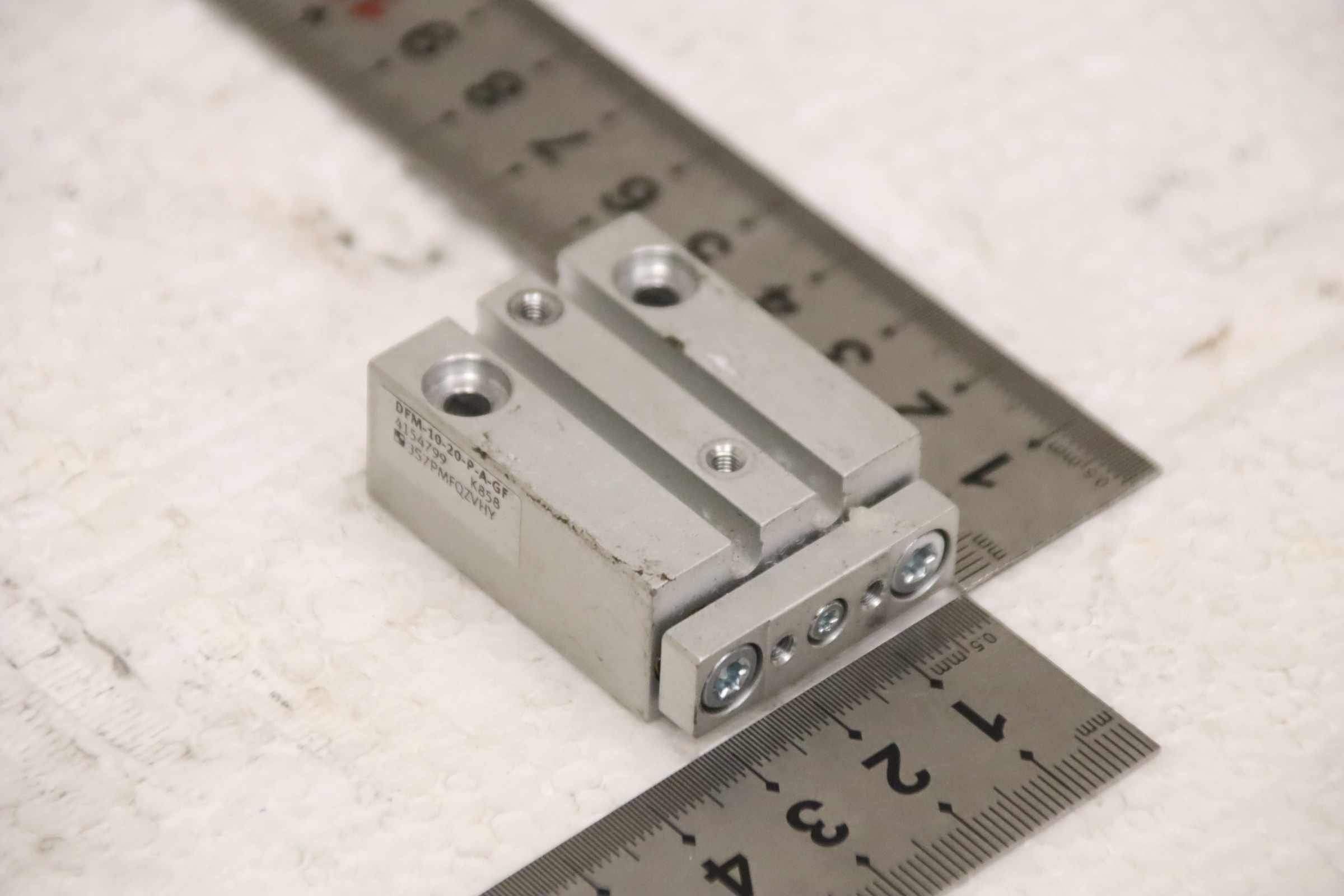 Führungszylinder von Festo - DFM-10-20-P-A-GF 4154799 – Bild 2