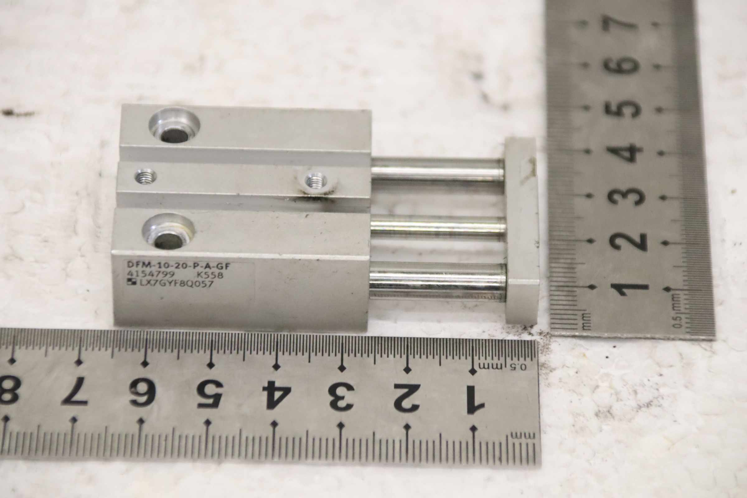 Führungszylinder von Festo - DFM-10-20-P-A-GF 4154799 – Bild 13