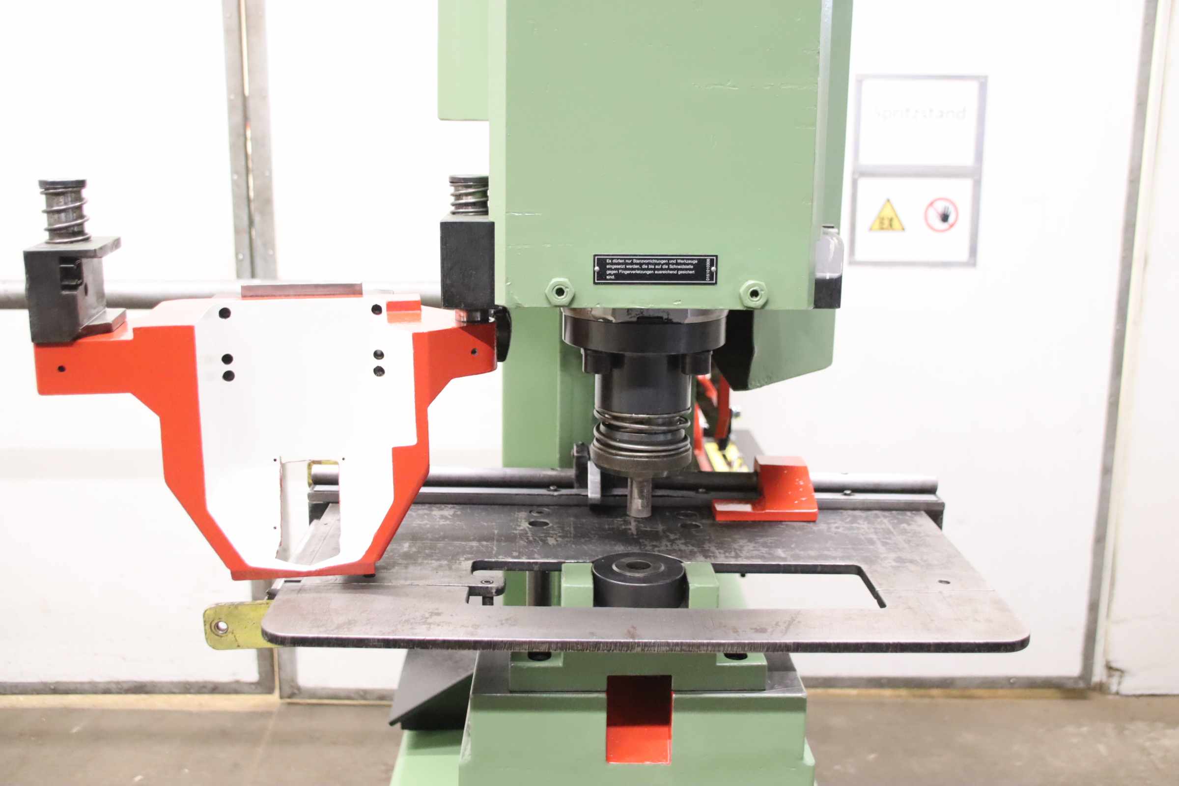 Profilstahlschere Stanze, 5-fach kombiniert von Mubea - HIW 1000 – Bild 9