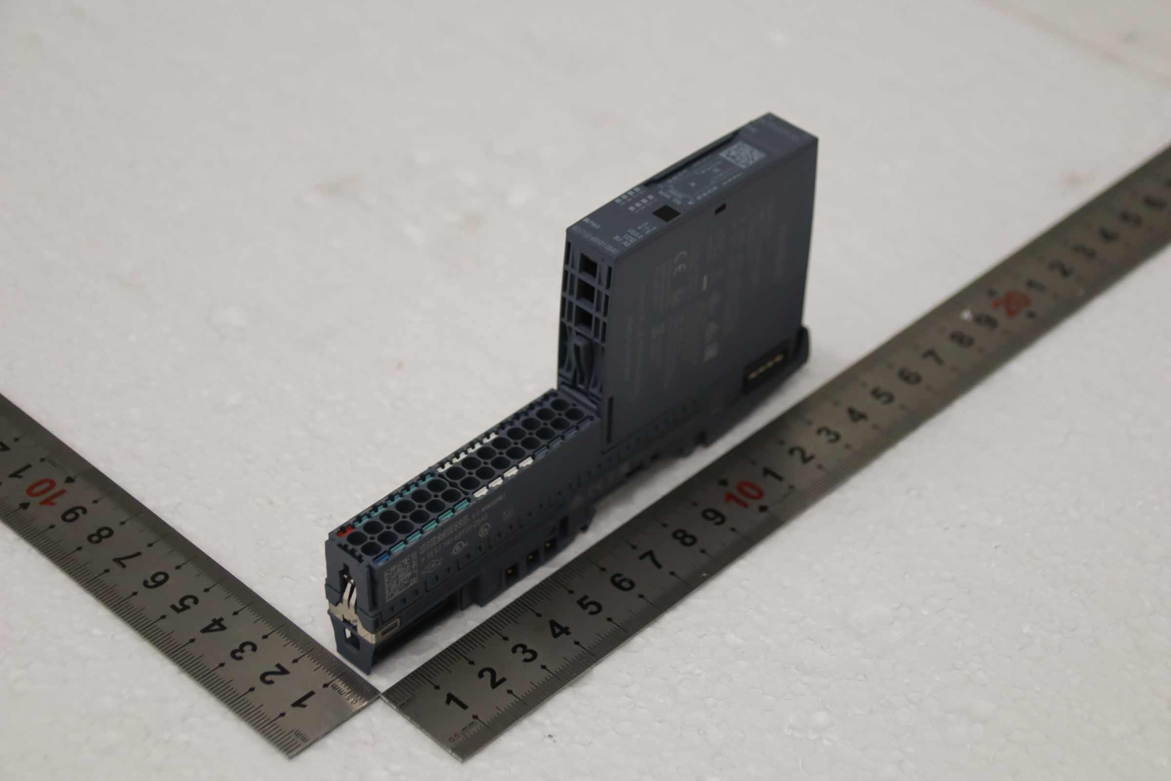 Digitales Ausgangsmodul von Siemens - 6ES7 132-6BF01-0BA0 SIMATIC S7