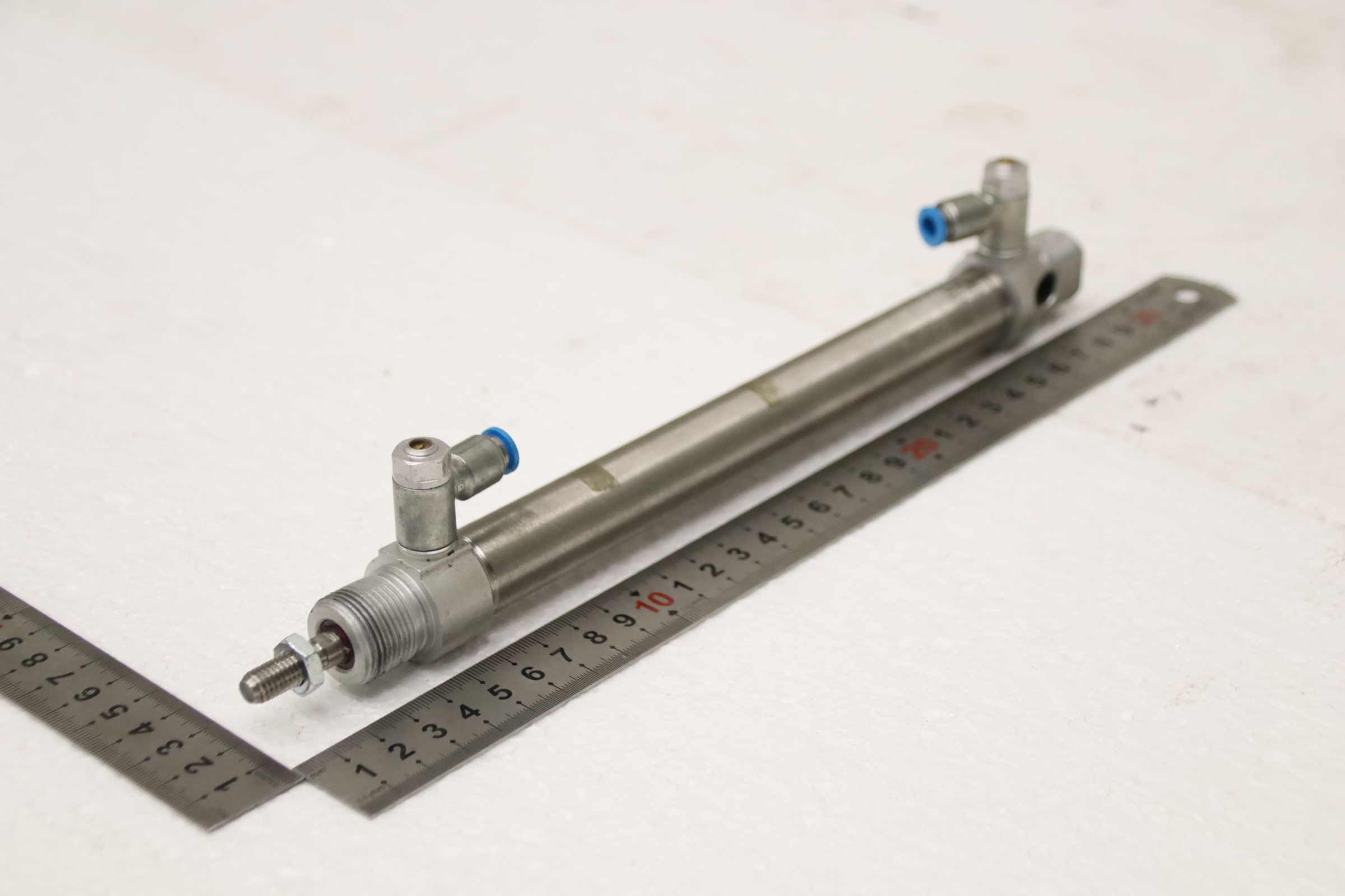 Pneumatikzylinder von Festo - DSNU-20-160-PPV-A Hub 160 mm