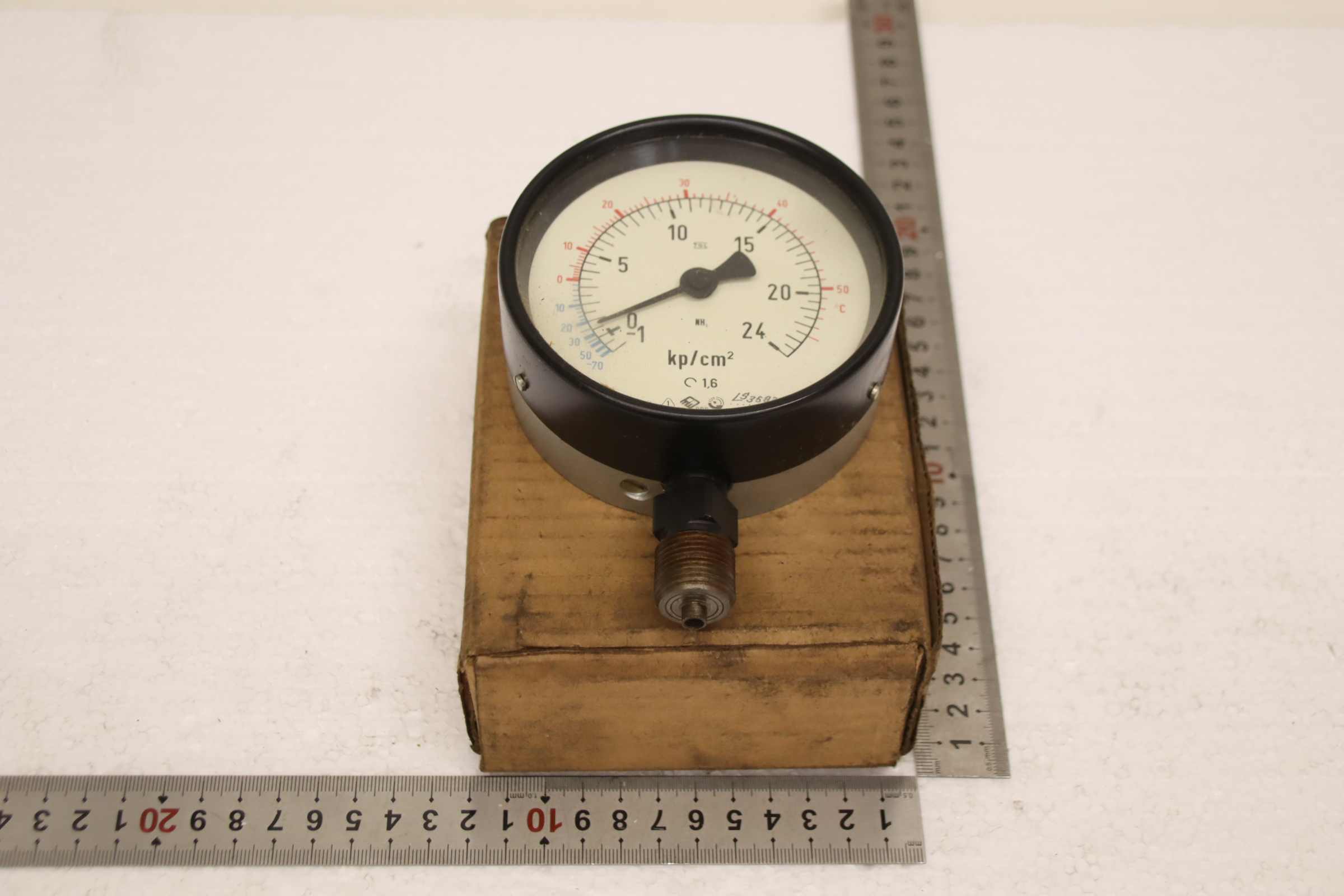 Manometer -1-0-24 bar von TGL - 1/BS 64/2 100Ø M20x1.5 -1-0-24 kp/cm² – Bild 3