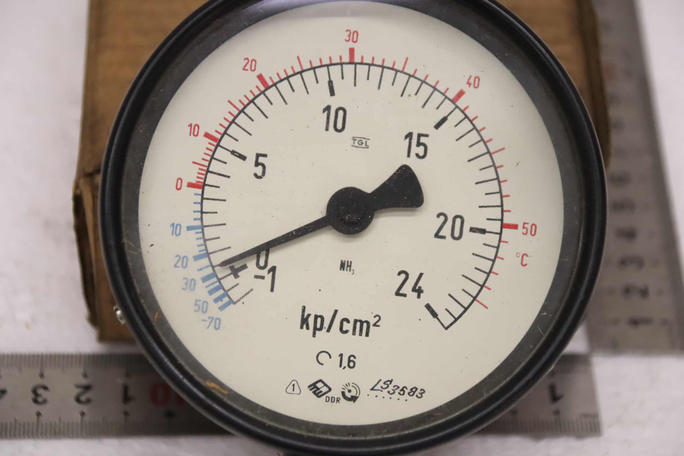 Manometer -1-0-24 bar von TGL - 1/BS 64/2 100Ø M20x1.5 -1-0-24 kp/cm² – Bild 4