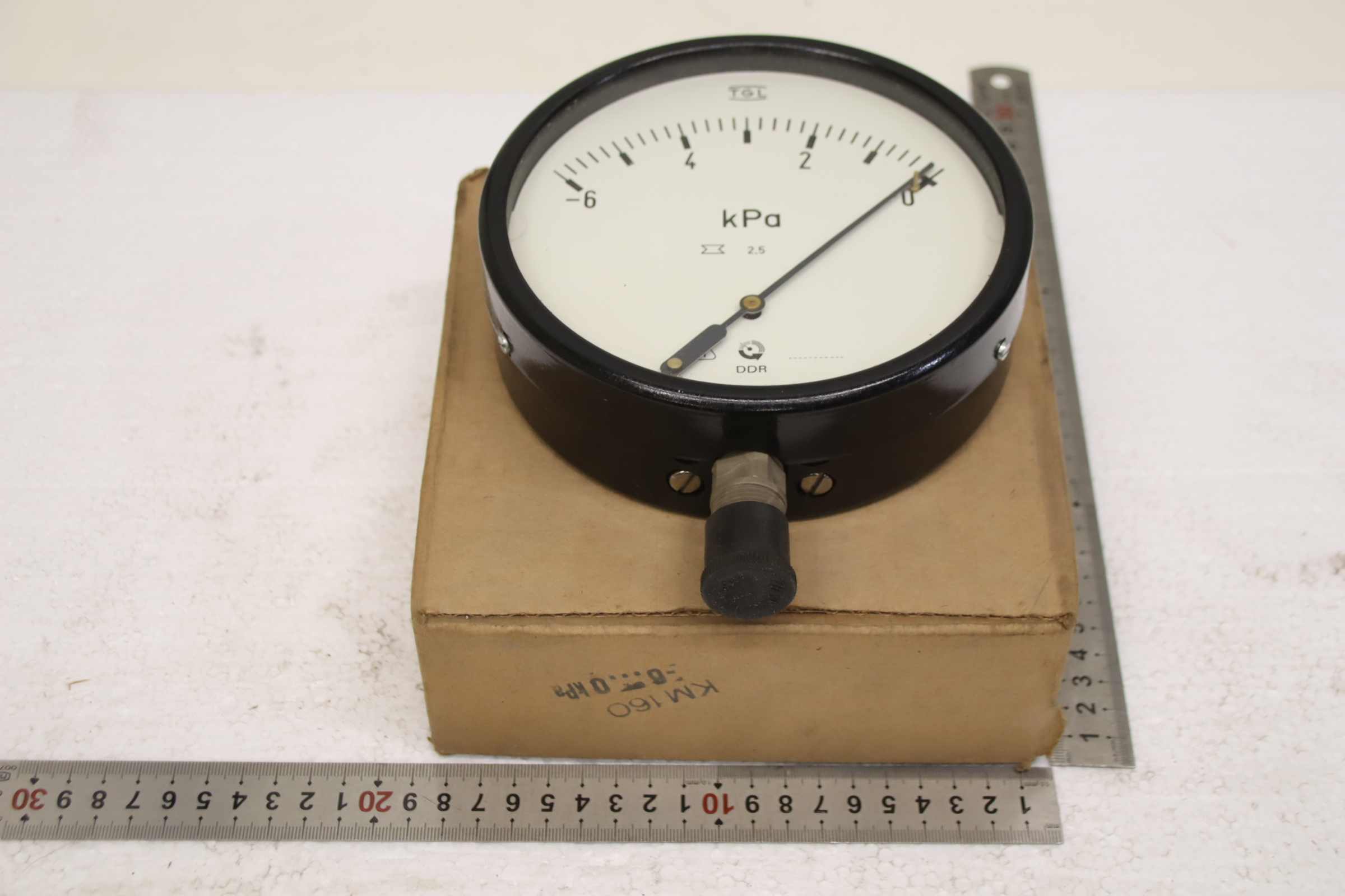 Manometer -0,06-0 bar / -6-0 kPa von TGL - KM 160 – Bild 3