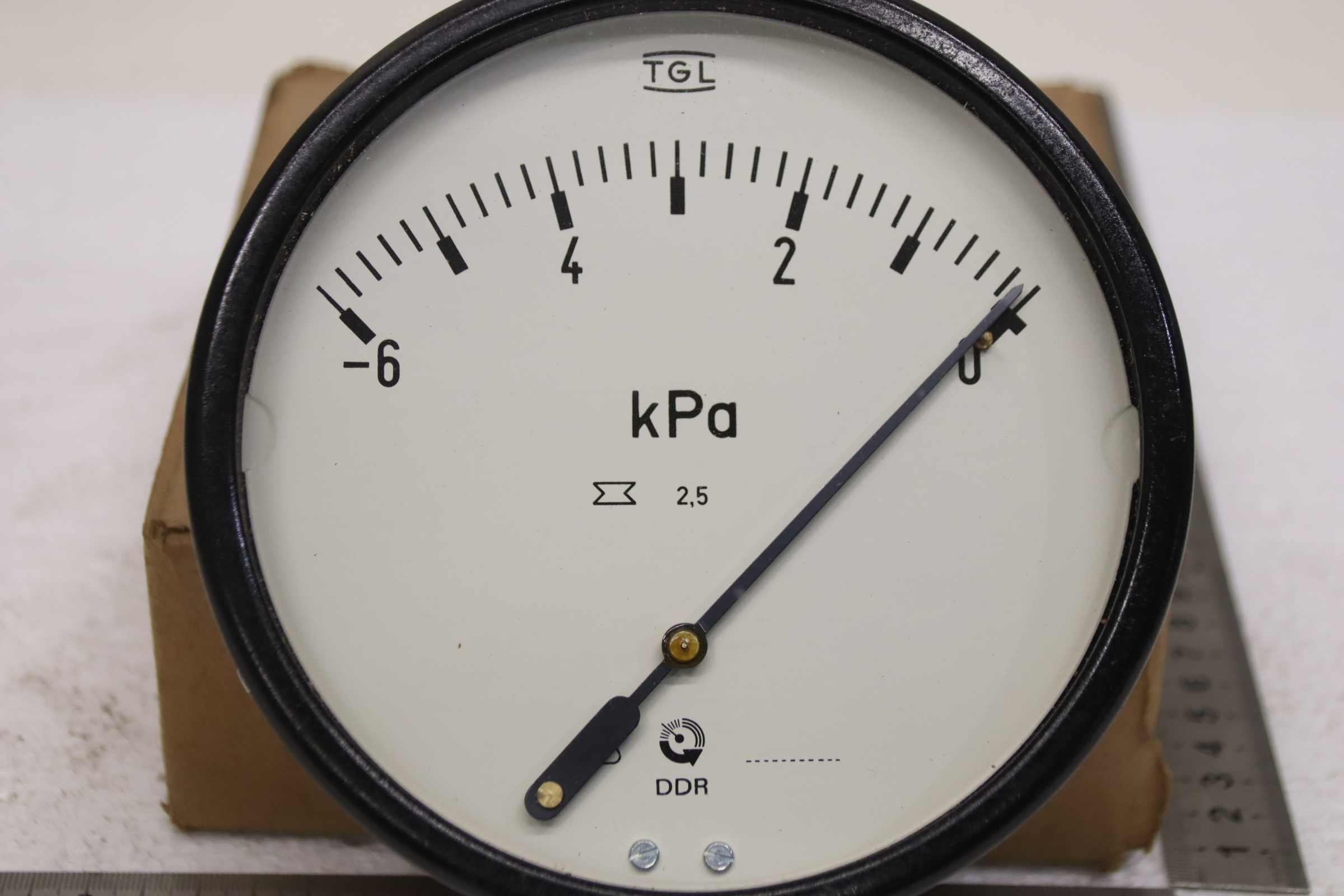 Manometer -0,06-0 bar / -6-0 kPa von TGL - KM 160 – Bild 4