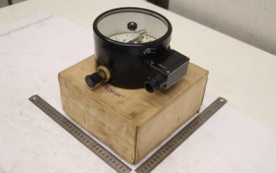 Kontaktmanometer 0-10 bar / 0-10 kp/cm² von VEB - 1/BM 20/2 160Ø  2Z104-1