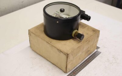 Alternative view of Kontaktmanometer 0-10 bar / 0-10 kp/cm² von VEB - 1/BM 20/2 160Ø  2Z104-1