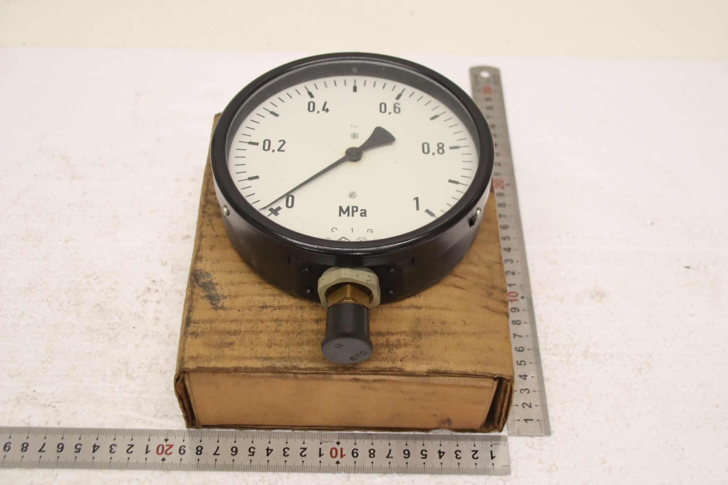 Manometer 0-10 bar / 0-1 MPa von TGL - Ø 160 mm – Bild 3