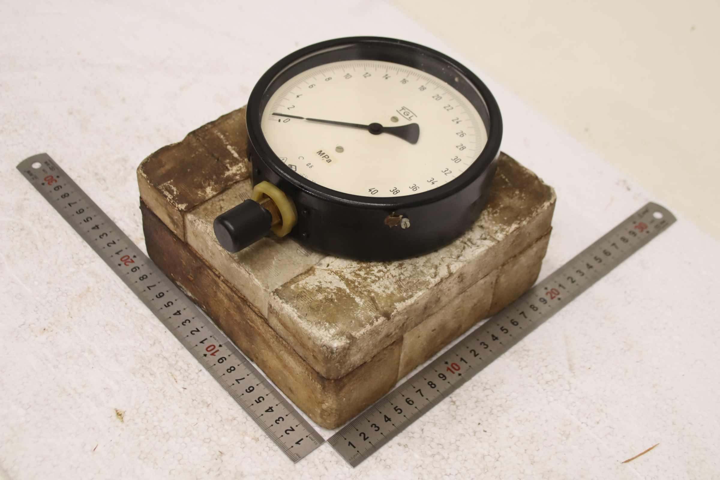 Manometer 0-400 bar / 0-40 MPa von TGL - Ø 160 mm 0-40 MPa