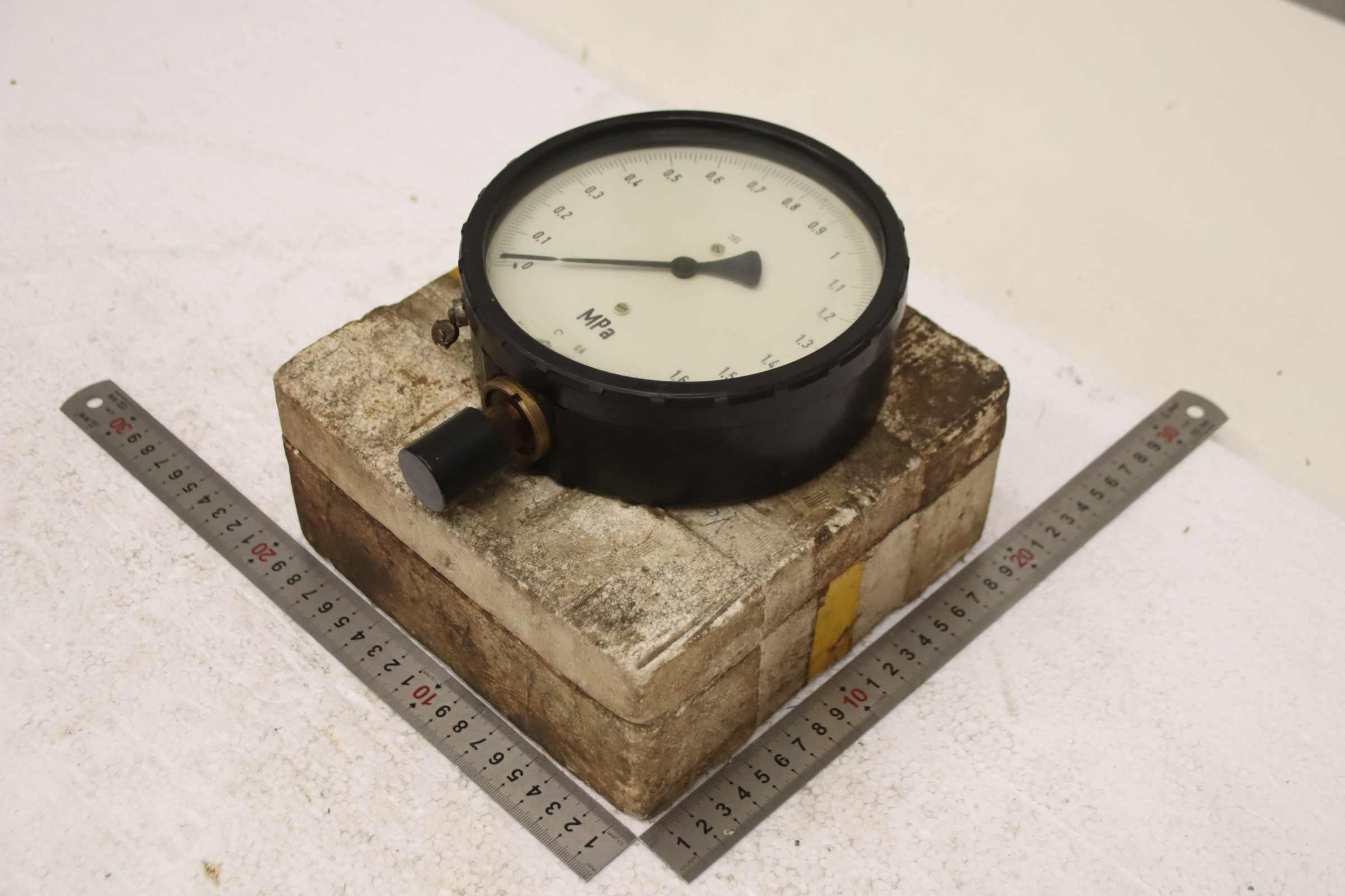 Manometer 0-16 bar / 0-1,6 MPa von TGL - Ø 160 mm 0-1,6 MPa