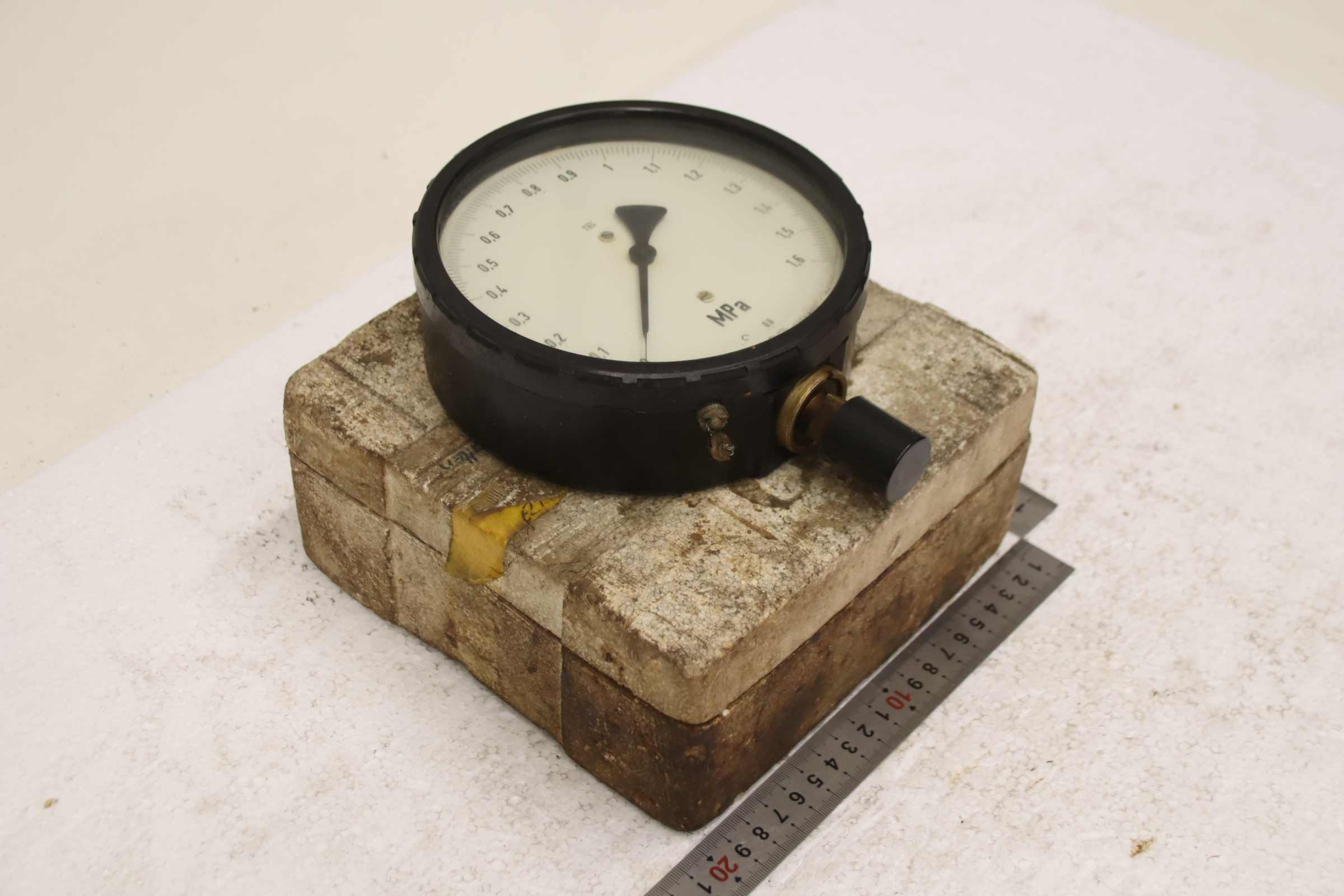 Manometer 0-16 bar / 0-1,6 MPa von TGL - Ø 160 mm 0-1,6 MPa – Bild 2