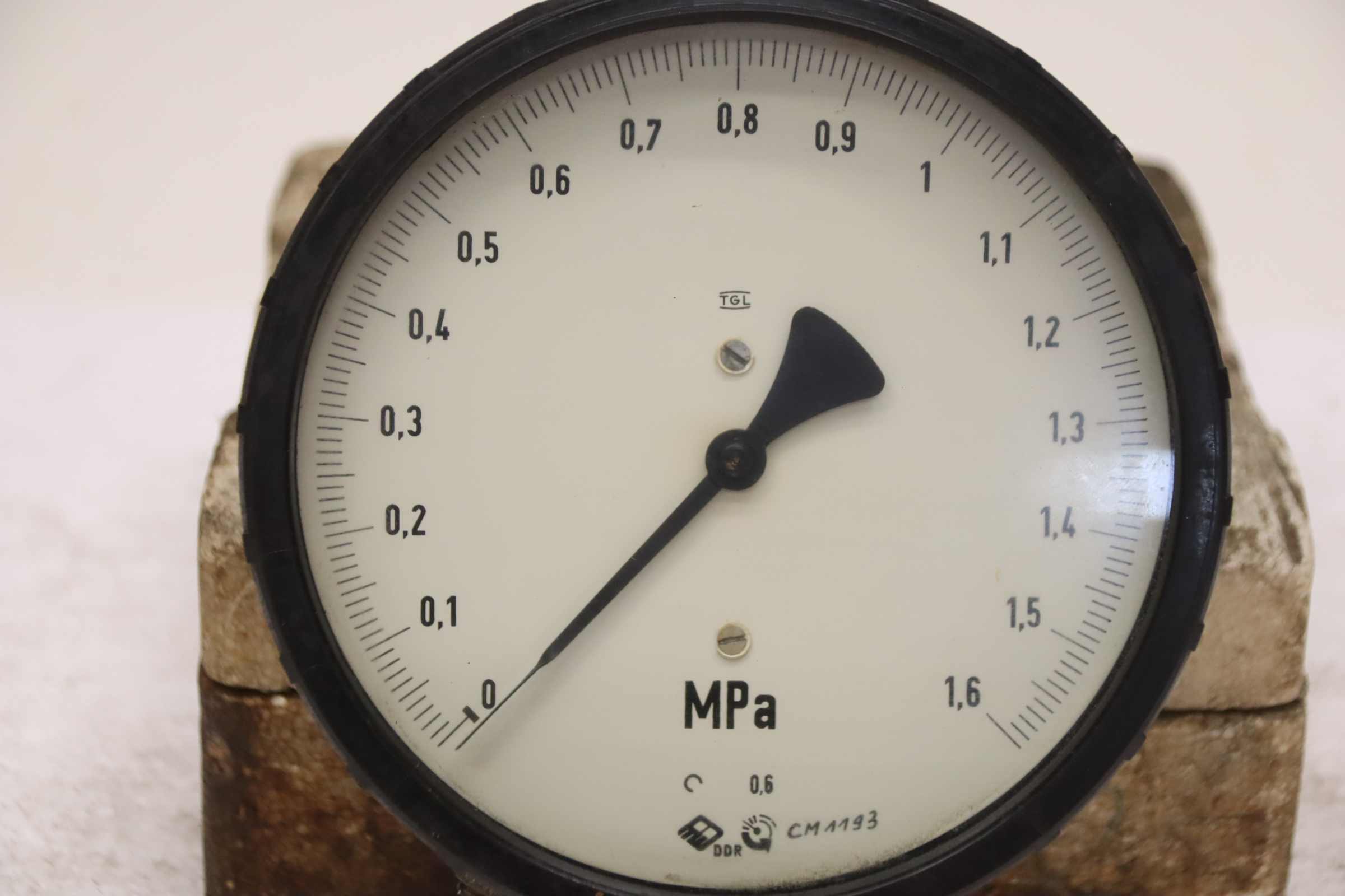Manometer 0-16 bar / 0-1,6 MPa von TGL - Ø 160 mm 0-1,6 MPa – Bild 4