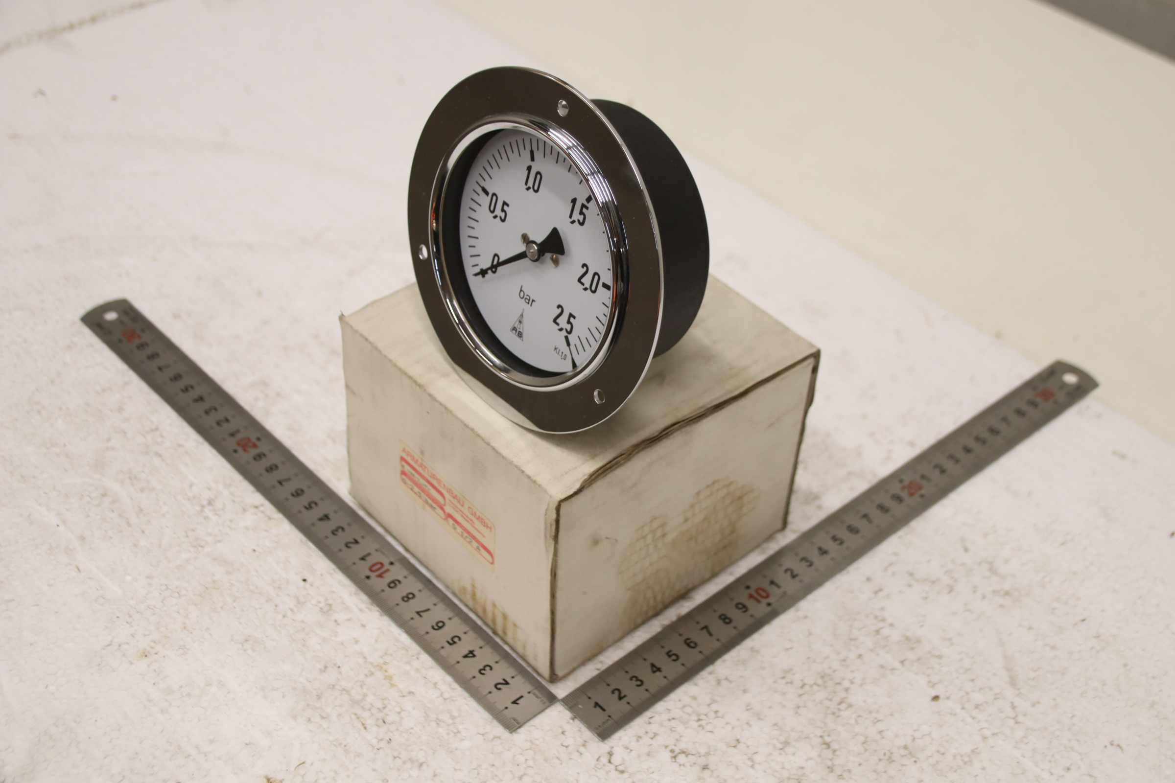 Manometer 0-2,5 bar von Armaturenbau - R 100-1 rFr 0-2,5 bar G1/2 A