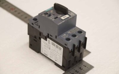 Alternative view of Hilfsschalterblock von Siemens - 3RV2011-1DA10