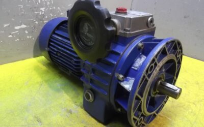 Alternative view of regelbarer Getriebemotor 0,75 kW 190-1000 U/min von MOTOVARIO - TKFL/10