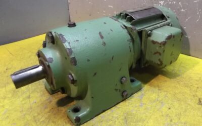 Getriebemotor 0,073/0,13 kW 25,5/51 U/min von SEW Eurodrive - R53VD23-84