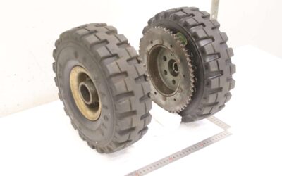 Alternative view of Vollgummi Reifen mit Felge und Zahnkranz von Gumasol - Softy 4.00-4