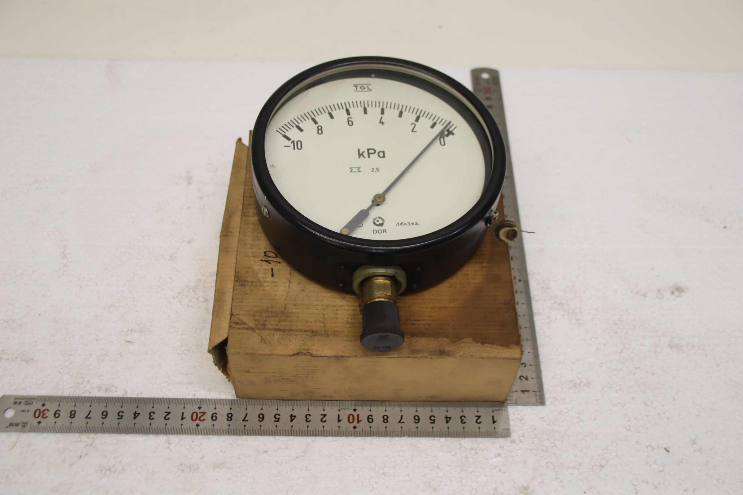 Manometer -0,1-0 bar / -10-0 kPa von TGL - KM-Wetter 160 – Bild 3