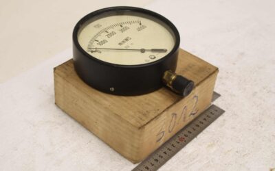 Alternative view of Manometer 0-0,4 bar / 0-4000  mmWs von TGL - KM 160  0-4000  mmWs